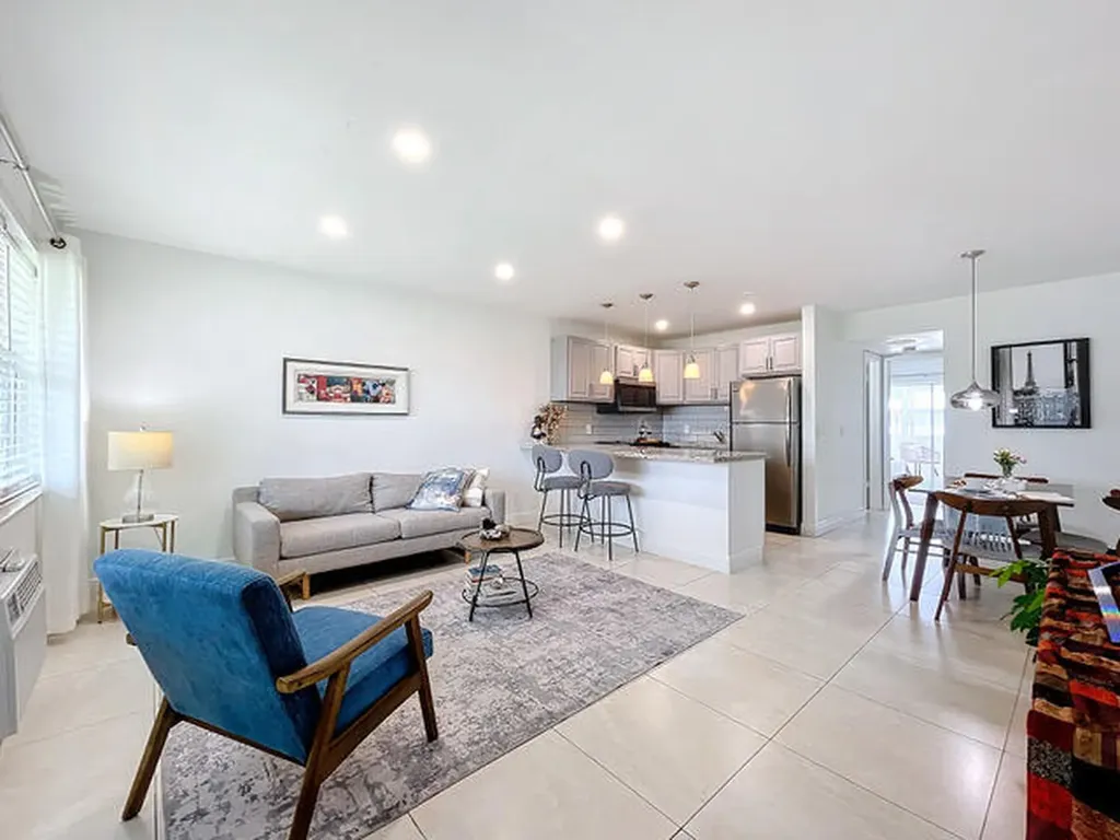 410 Chatham T West Palm Beach FL 33417