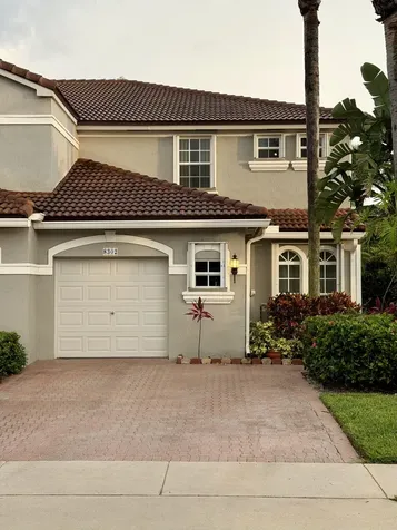 8302 Vía Serena Boca Raton FL 33433
