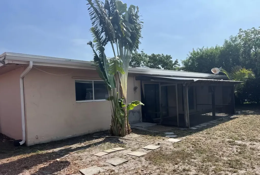 420 NE 24th Street Boca Raton FL 33431