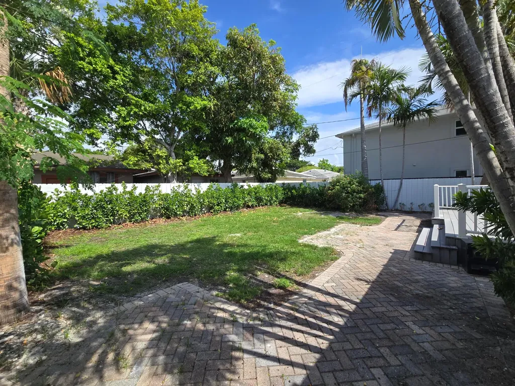 3809 S Olive Avenue West Palm Beach FL 33405