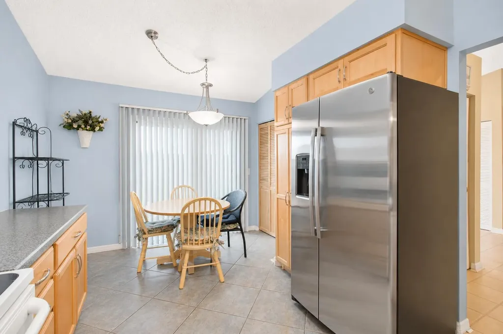 2400 SW 19th Avenue Boynton Beach FL 33426