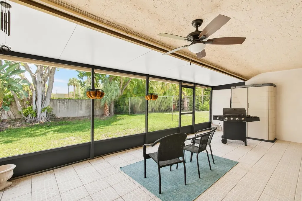2400 SW 19th Avenue Boynton Beach FL 33426