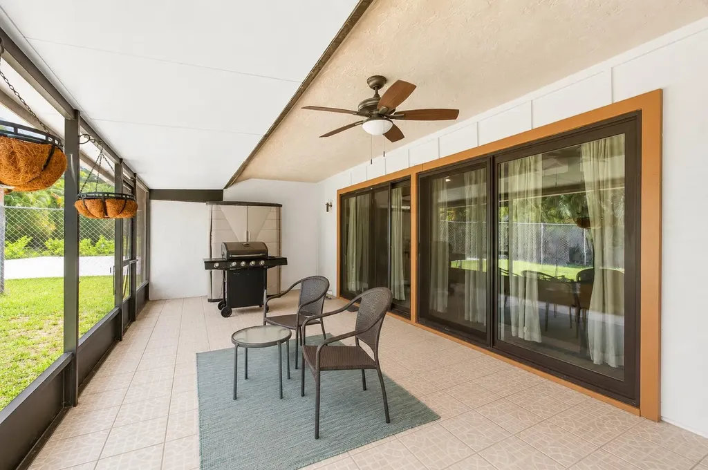 2400 SW 19th Avenue Boynton Beach FL 33426