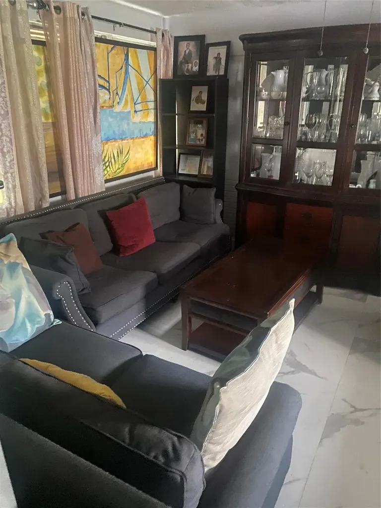 6424 Buchanan Street Hollywood FL 33024