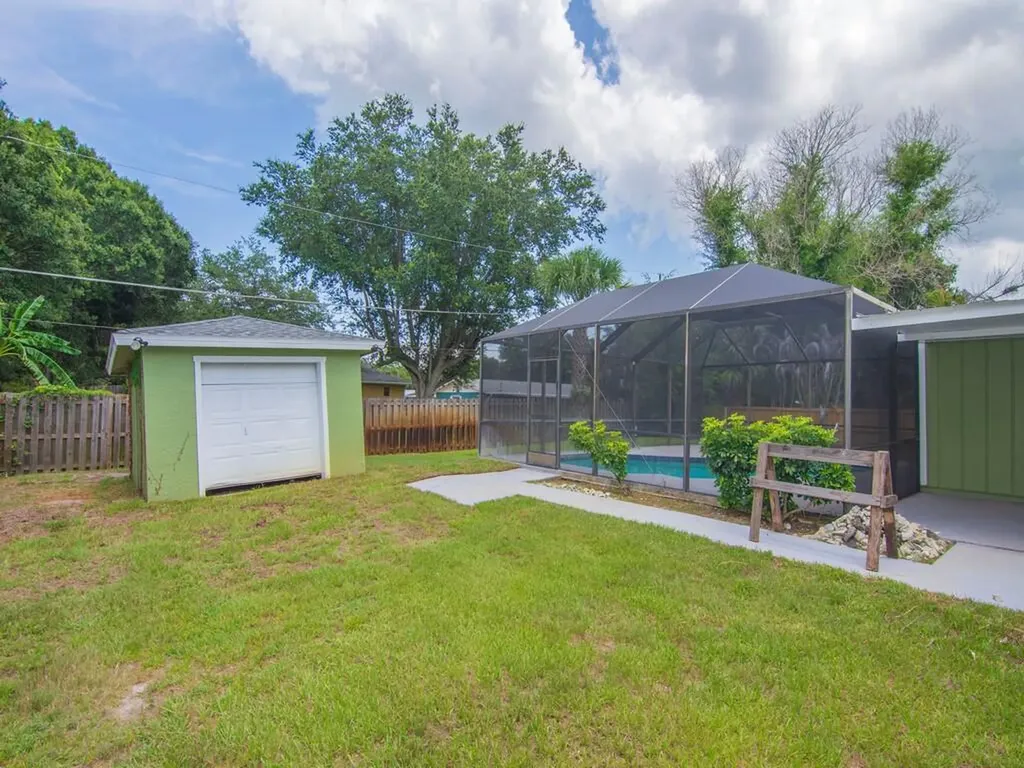 5612 Deleon Avenue Fort Pierce FL 34951