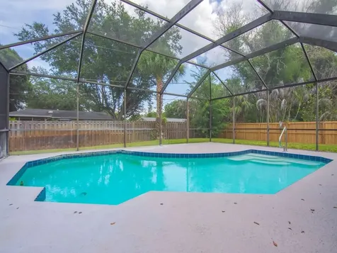 5612 Deleon Avenue Fort Pierce FL 34951