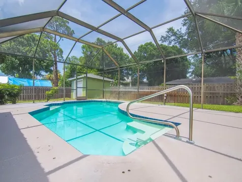 5612 Deleon Avenue Fort Pierce FL 34951
