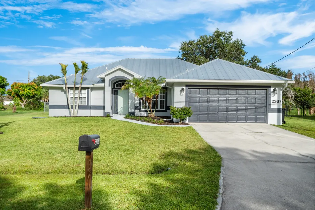 2367 SE Rock Springs Drive Port St Lucie FL 34952