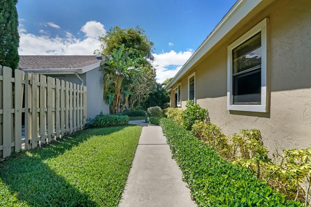 1080 NW 19th Terrace Delray Beach FL 33445