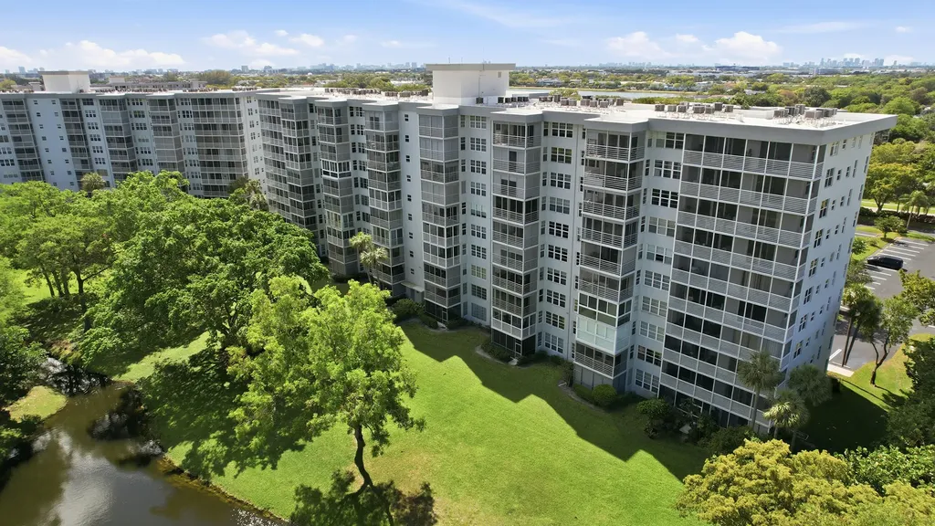 4015 W Palm Aire Drive Pompano Beach FL 33069