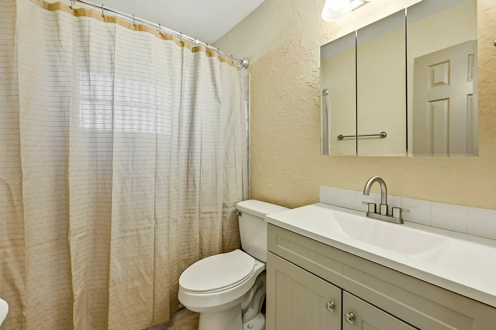 21540 Kapok Circle Boca Raton FL 33433