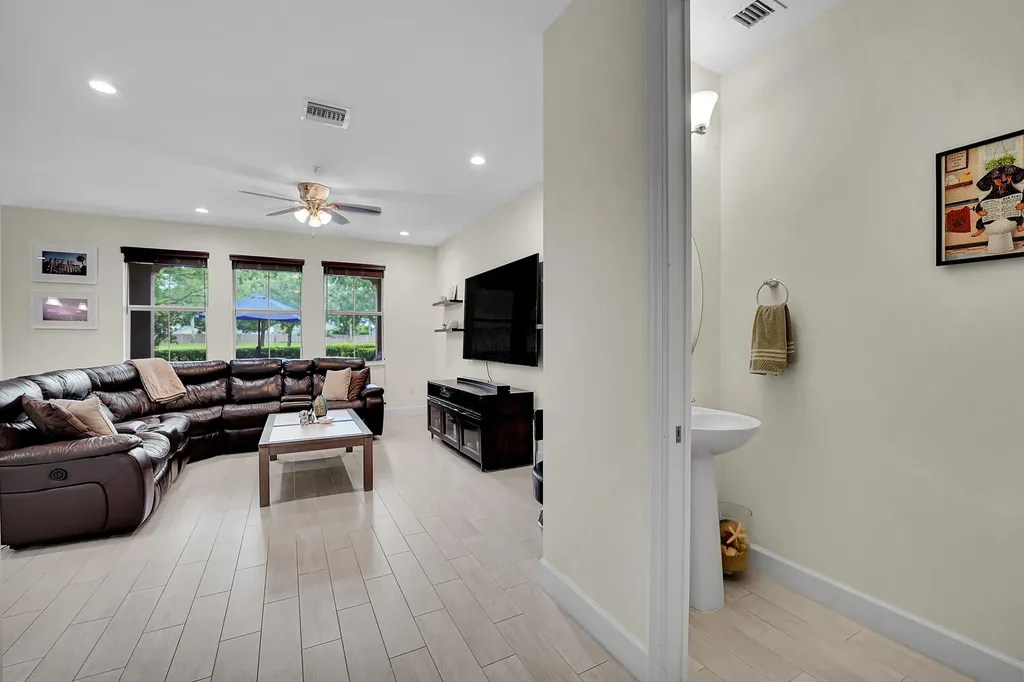 3162 NW 124th Way Sunrise FL 33323