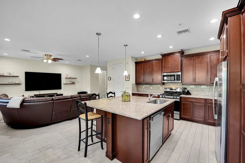 3162 NW 124th Way Sunrise FL 33323