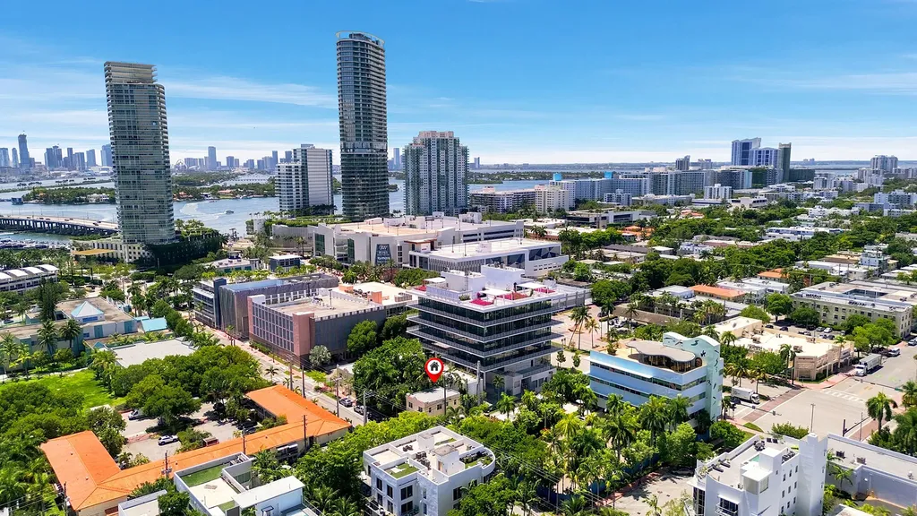927 4th Street Miami Beach FL 33139