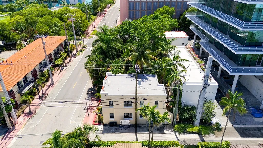 927 4th Street Miami Beach FL 33139