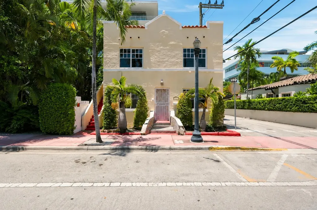 927 4th Street Miami Beach FL 33139