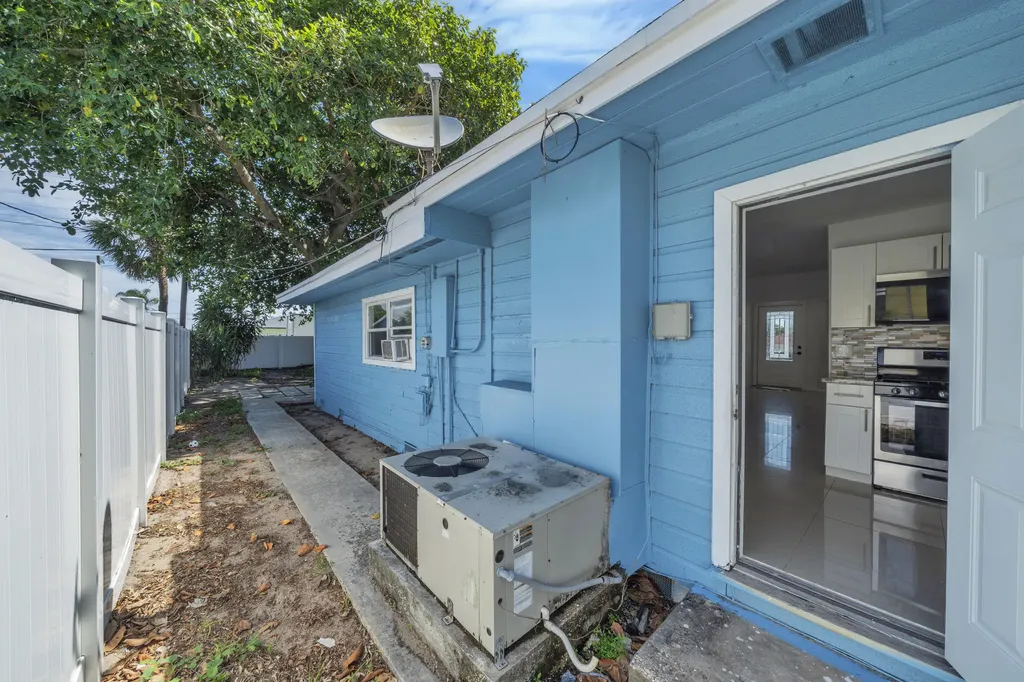 5409 Western Avenue West Palm Beach FL 33405