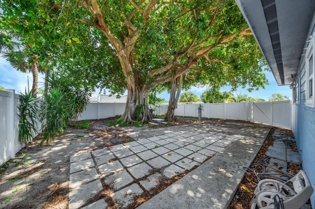 5409 Western Avenue West Palm Beach FL 33405