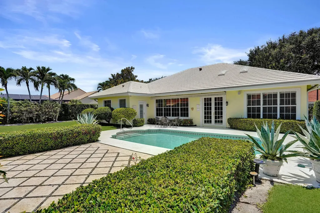 2760 Tecumseh Drive West Palm Beach FL 33409