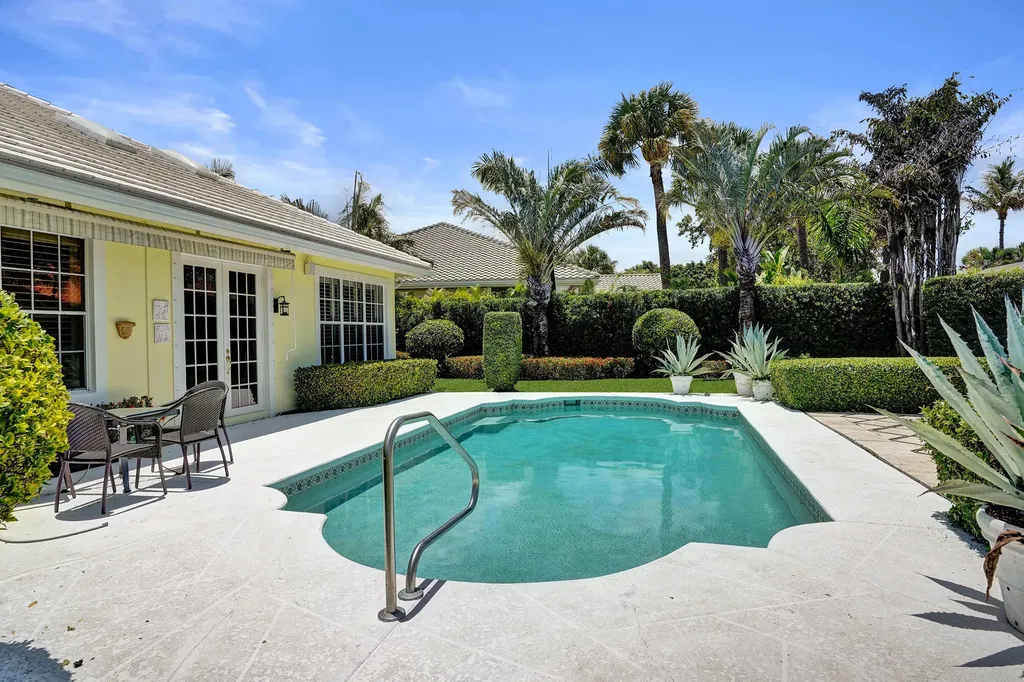 2760 Tecumseh Drive West Palm Beach FL 33409