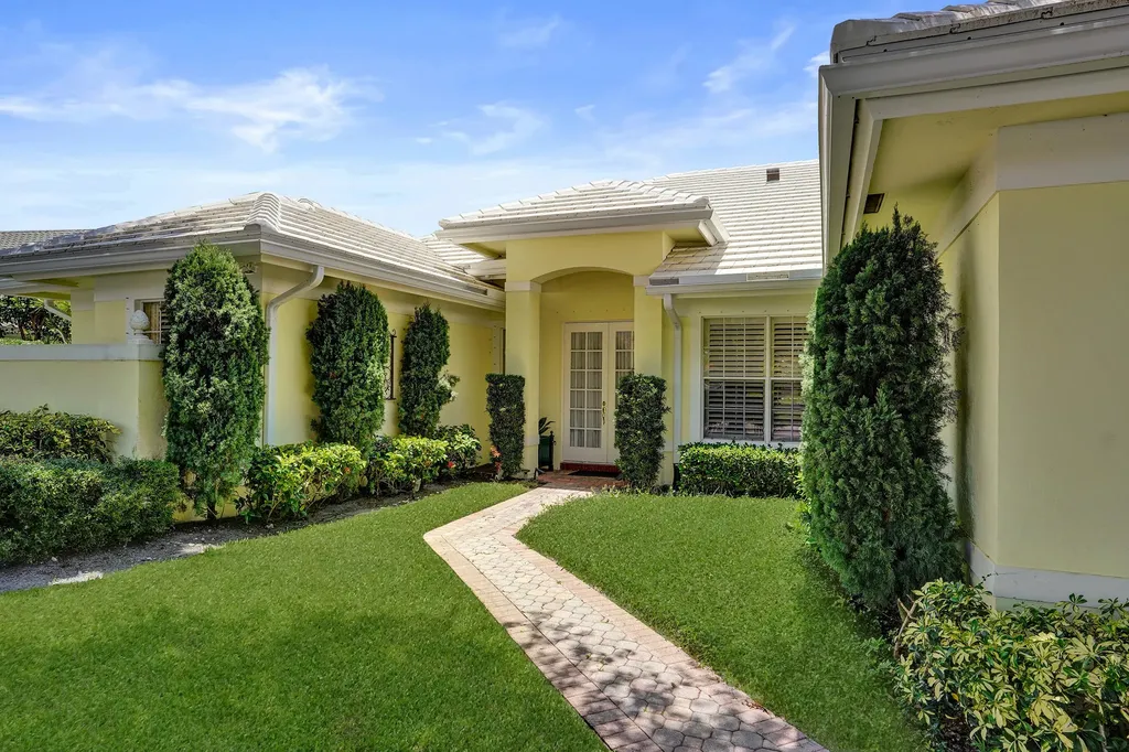 2760 Tecumseh Drive West Palm Beach FL 33409
