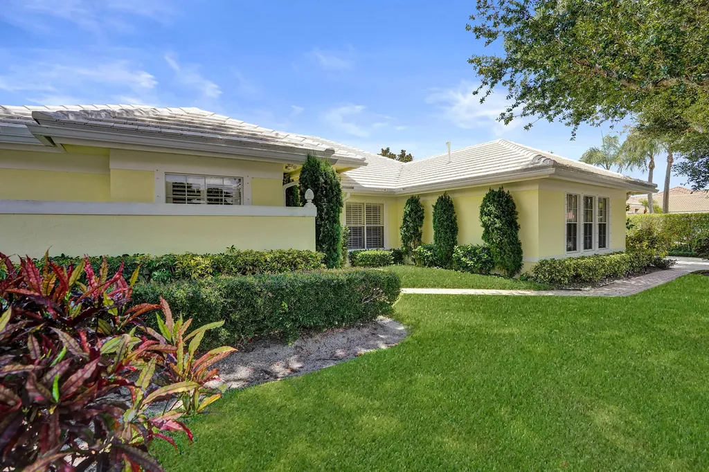 2760 Tecumseh Drive West Palm Beach FL 33409