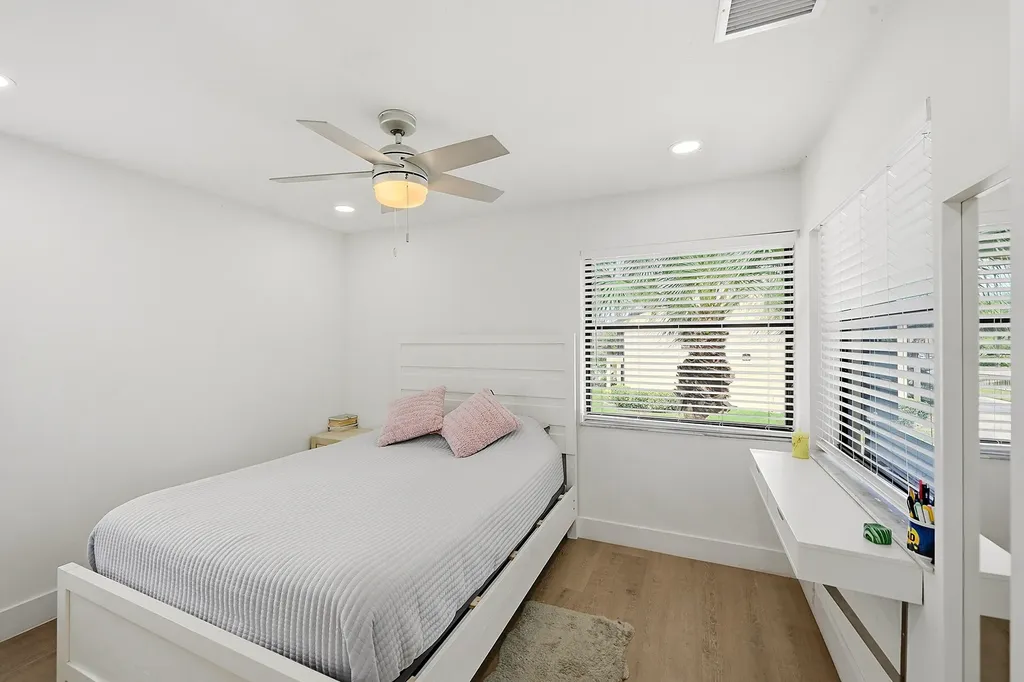 4699 E Lucerne Lakes Boulevard Lake Worth FL 33467