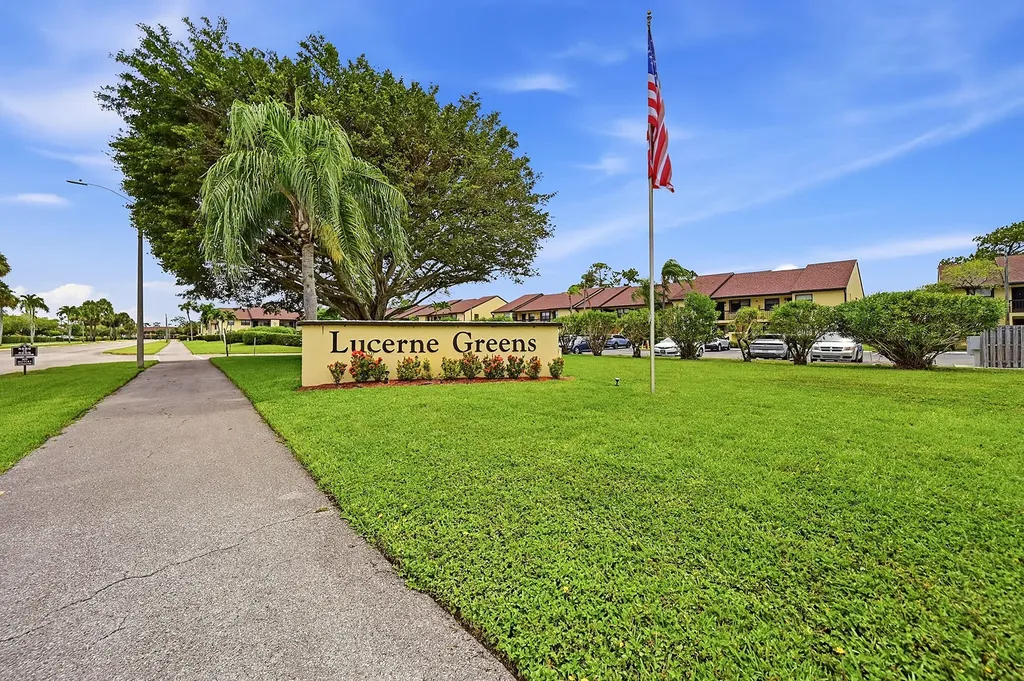 4699 E Lucerne Lakes Boulevard Lake Worth FL 33467