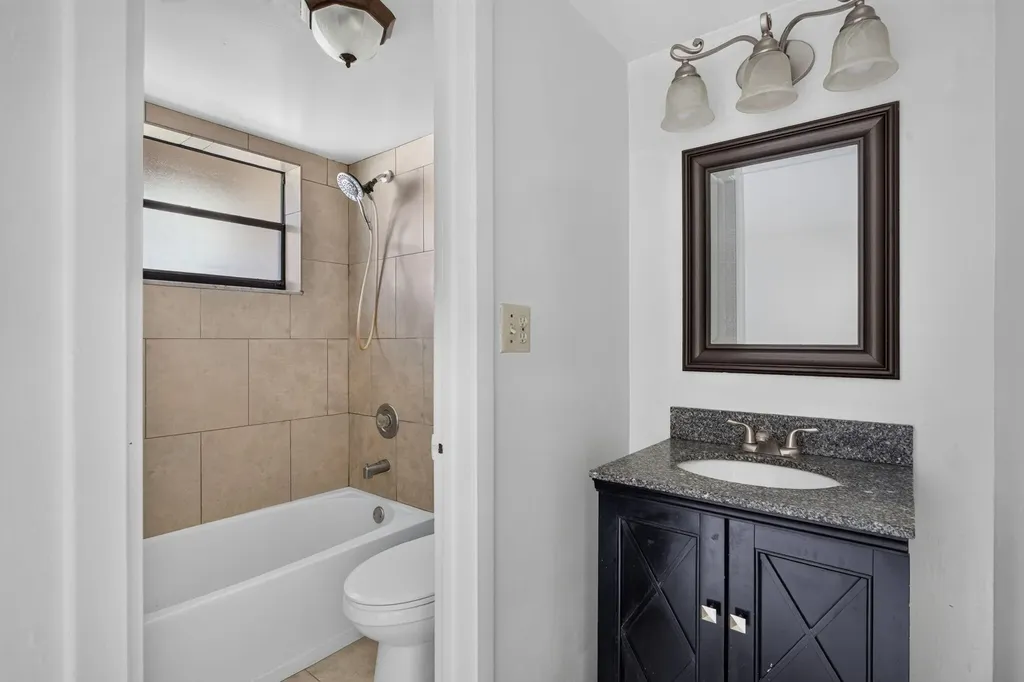 2141 NE 42nd Street Lighthouse Point FL 33064