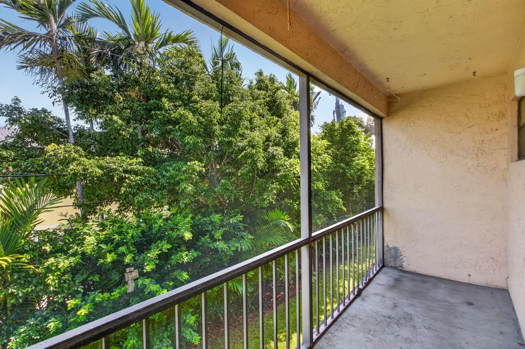 2141 NE 42nd Street Lighthouse Point FL 33064