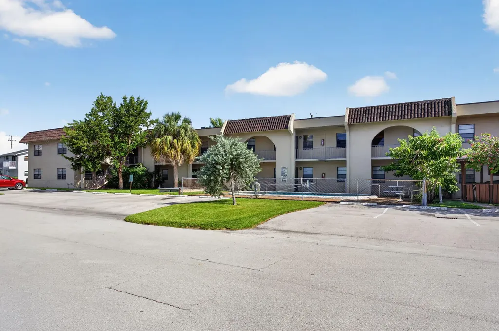2141 NE 42nd Street Lighthouse Point FL 33064