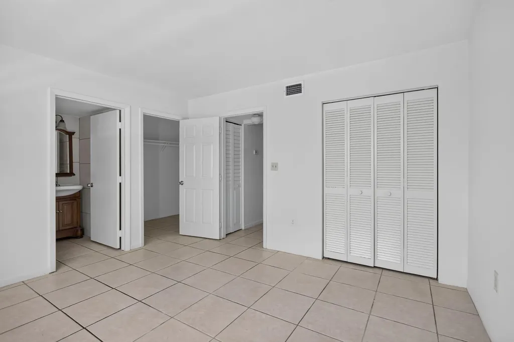2141 NE 42nd Street Lighthouse Point FL 33064