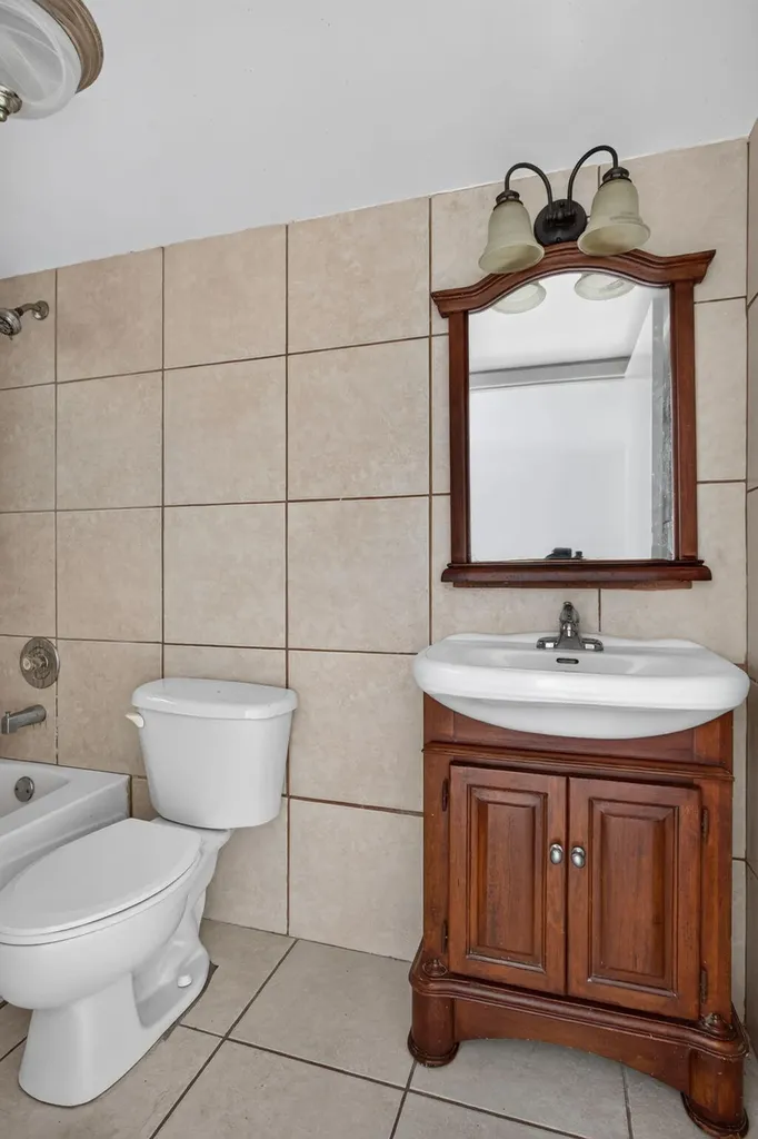 2141 NE 42nd Street Lighthouse Point FL 33064