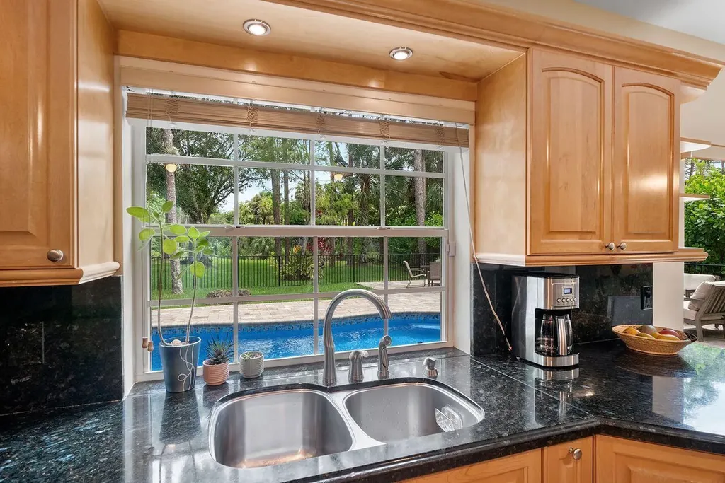 3904 Sanctuary Drive Coral Springs FL 33065