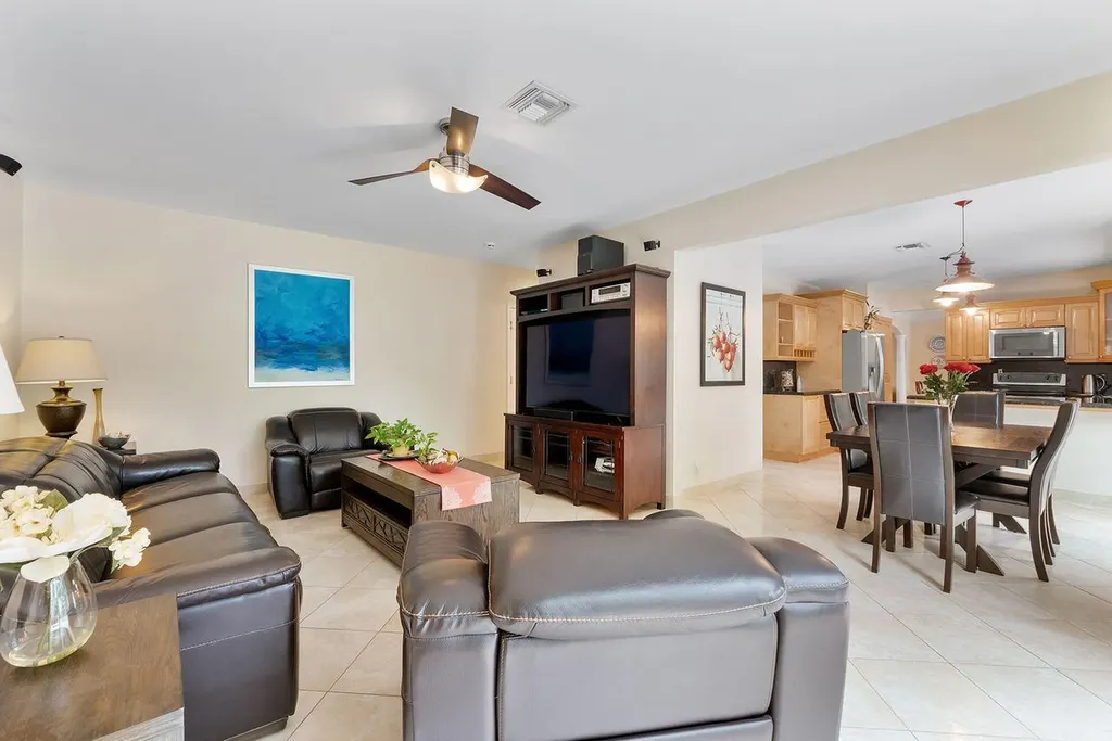 3904 Sanctuary Drive Coral Springs FL 33065