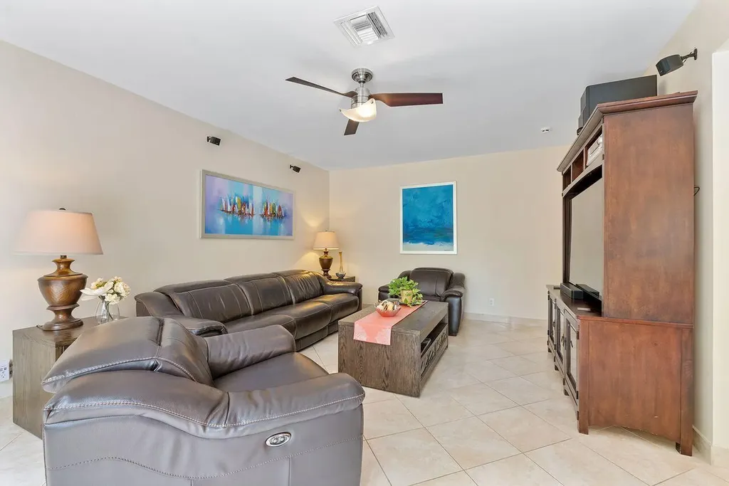 3904 Sanctuary Drive Coral Springs FL 33065