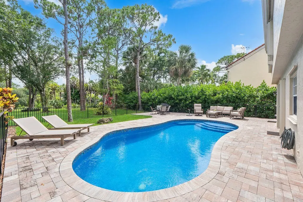 3904 Sanctuary Drive Coral Springs FL 33065