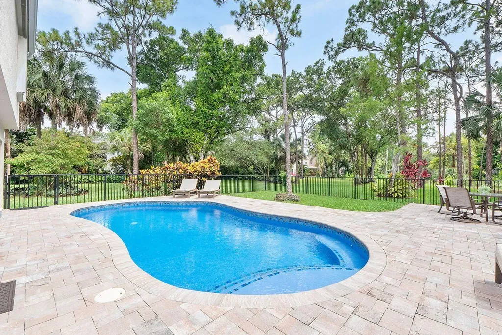 3904 Sanctuary Drive Coral Springs FL 33065
