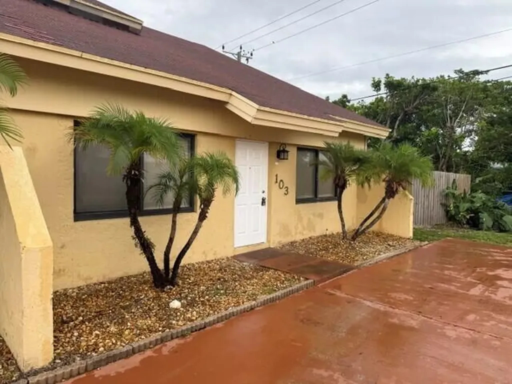 103 NE 28th Street Boca Raton FL 33431