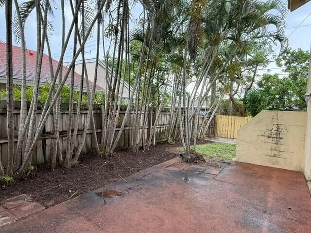 103 NE 28th Street Boca Raton FL 33431
