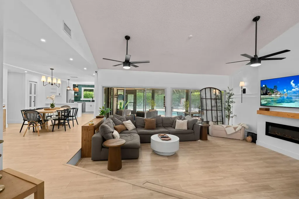 2 Graemoor Terrace Palm Beach Gardens FL 33418