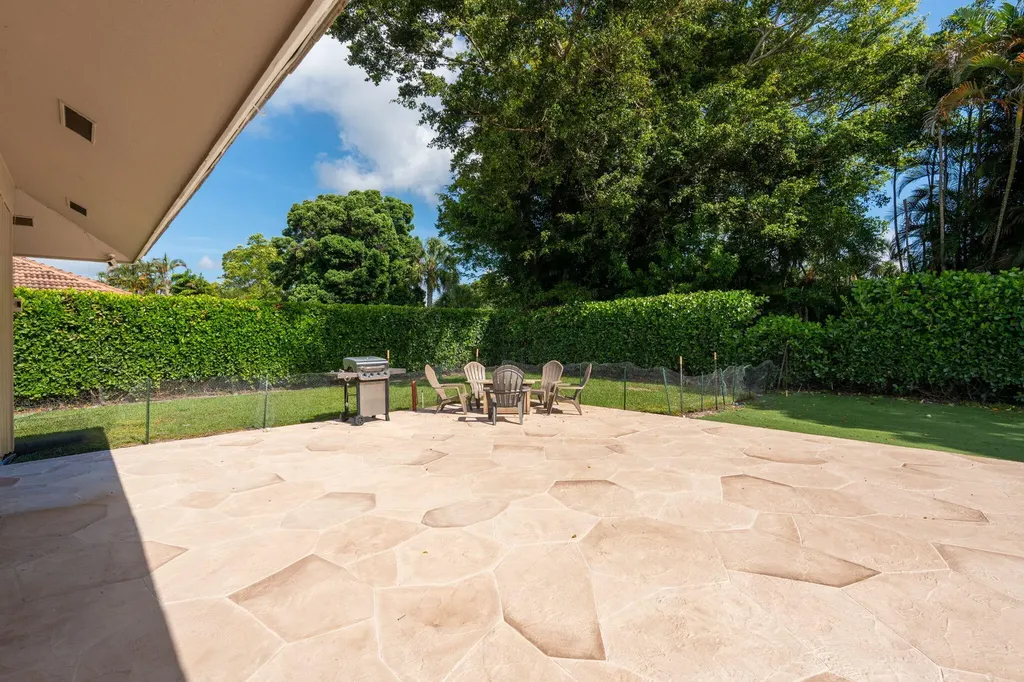 2 Graemoor Terrace Palm Beach Gardens FL 33418