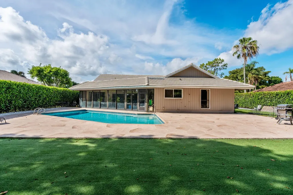 2 Graemoor Terrace Palm Beach Gardens FL 33418