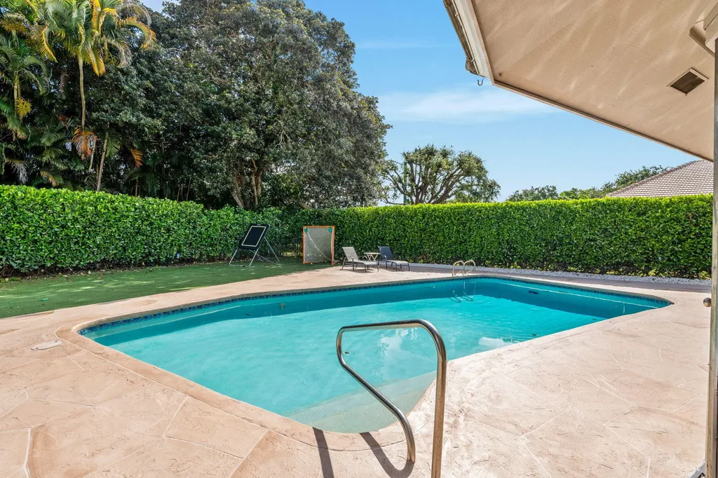 2 Graemoor Terrace Palm Beach Gardens FL 33418