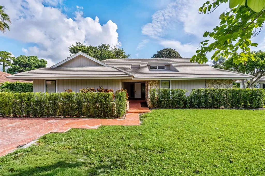 2 Graemoor Terrace Palm Beach Gardens FL 33418