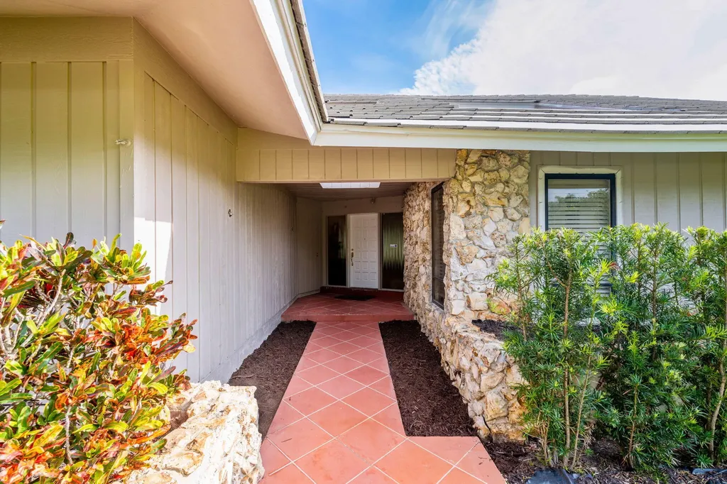 2 Graemoor Terrace Palm Beach Gardens FL 33418