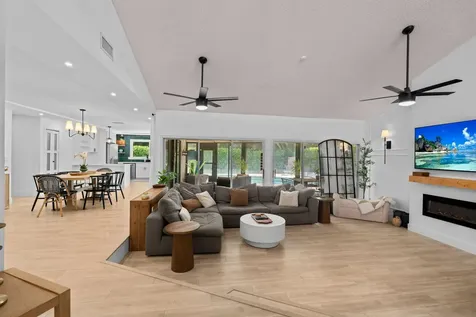 2 Graemoor Terrace Palm Beach Gardens FL 33418