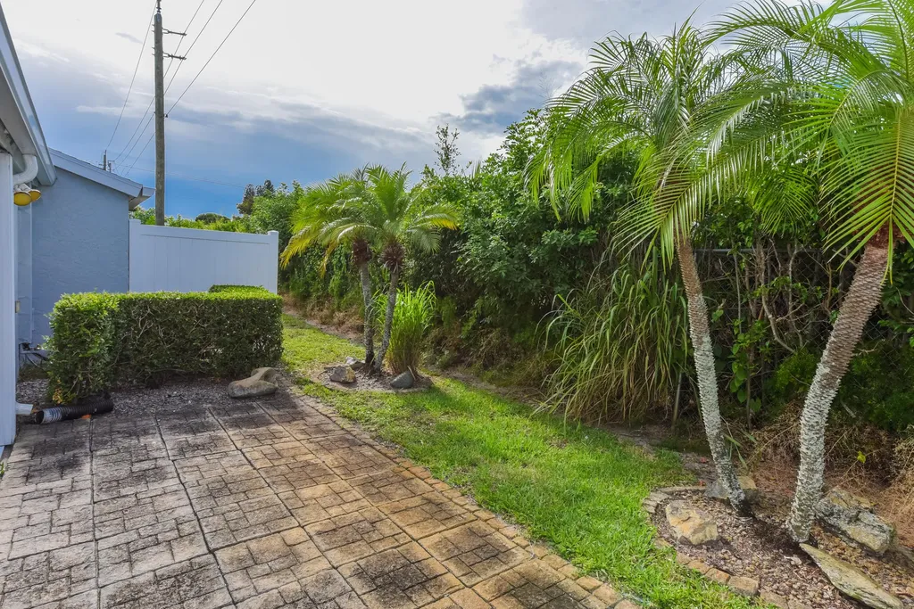 2641 W Gately Drive W West Palm Beach FL 33415