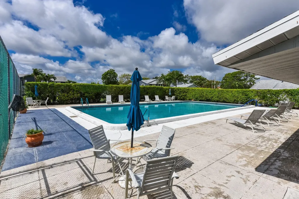 2641 W Gately Drive W West Palm Beach FL 33415