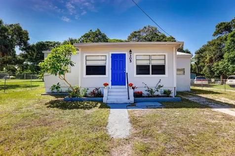 305 N 13th Street Fort Pierce FL 34950